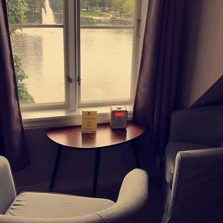 Charlottenlund Gjestehus *